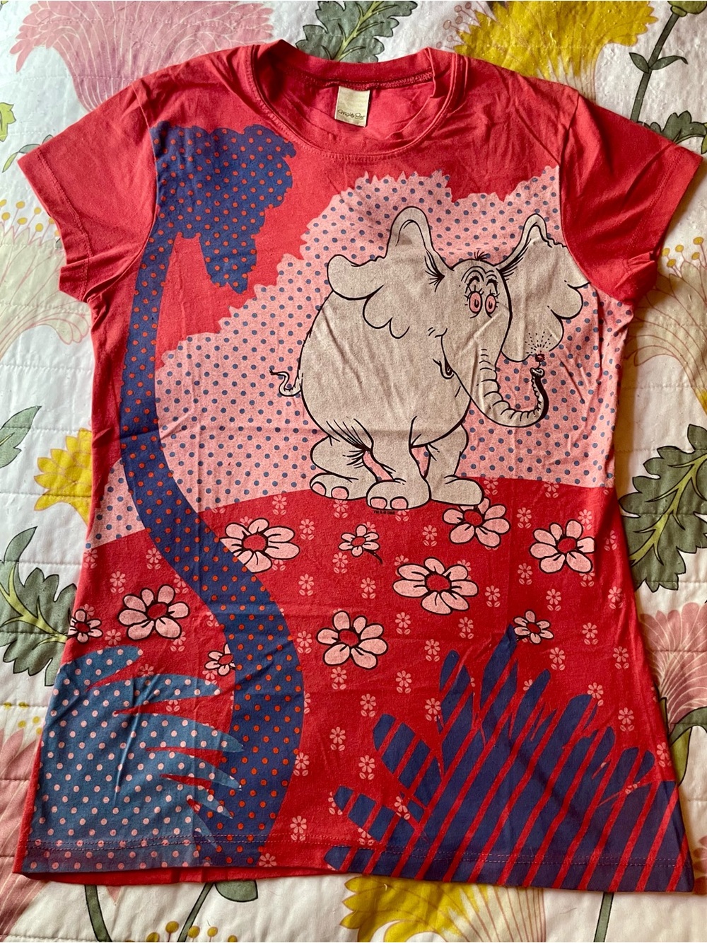 Horton Hears a Who Graphic Tee size medium/small